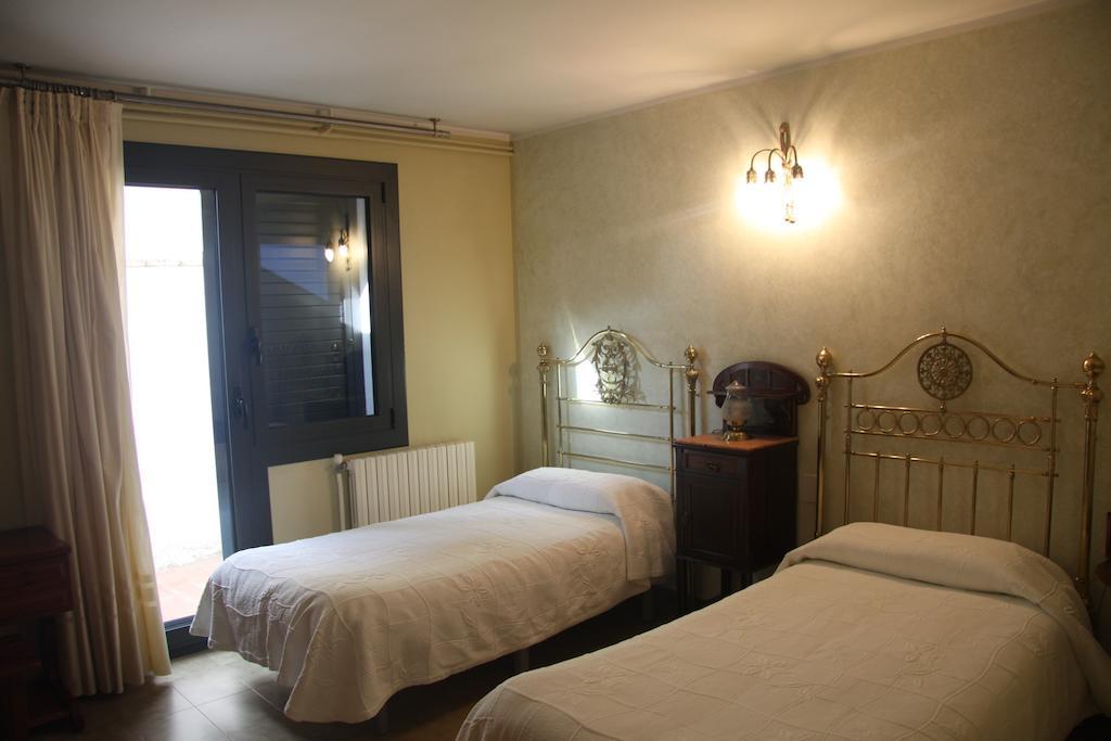 Hotel Fonda Sala Olost Pokoj fotografie